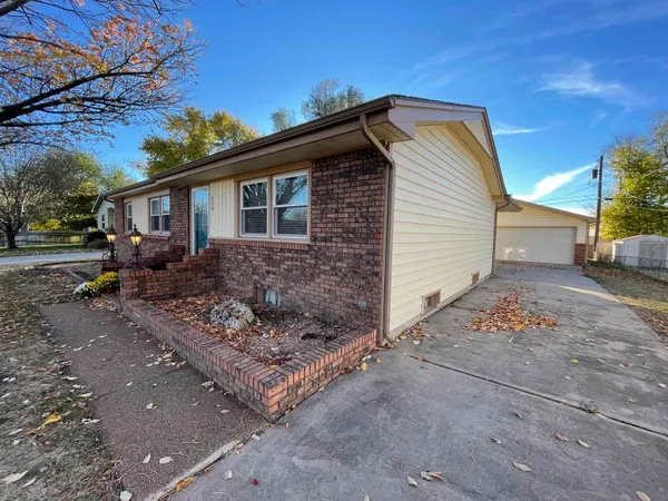 $229,900 | 219 North McComas Street, Wichita, KS 67203