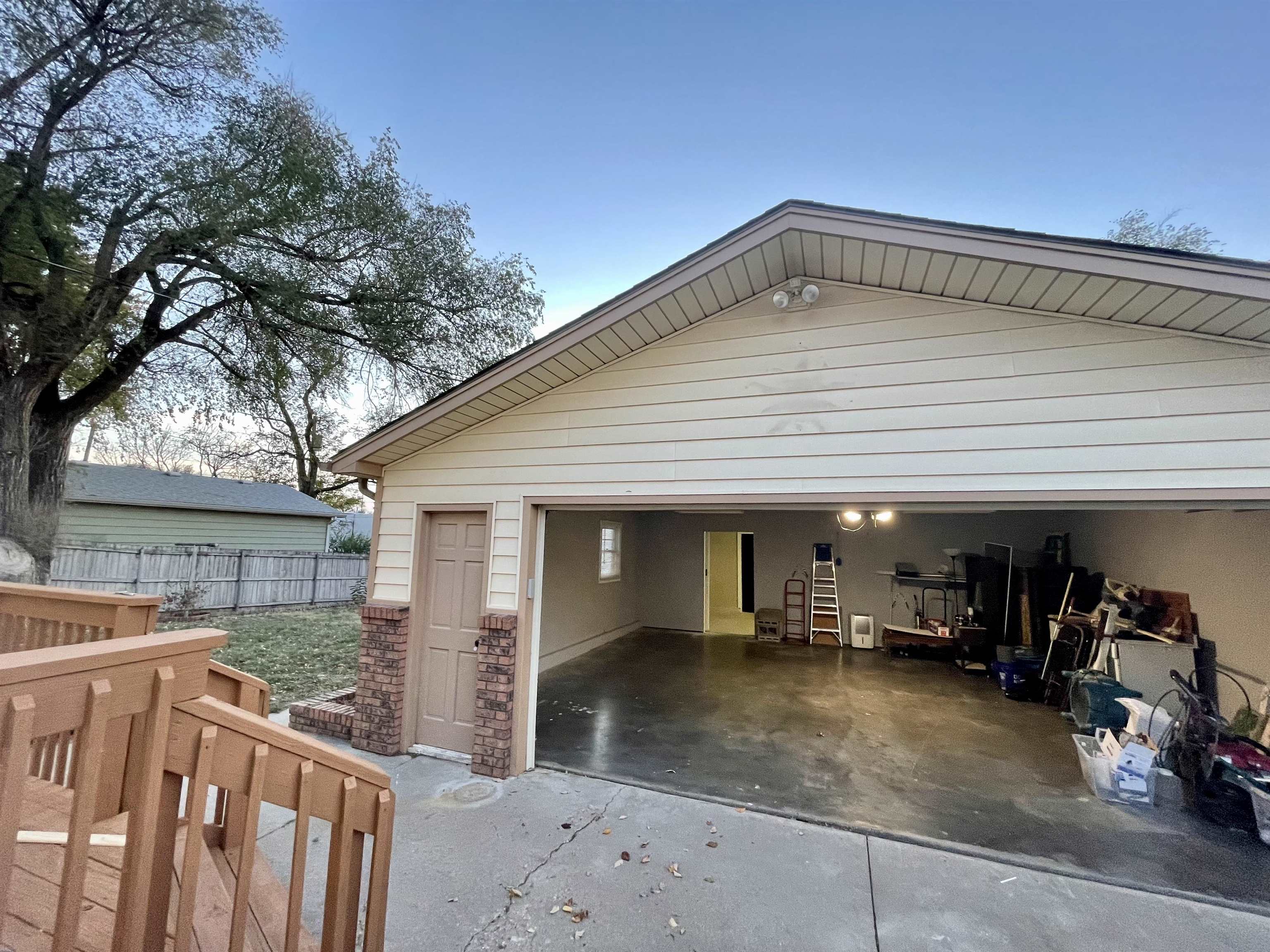 219 North McComas Street Wichita, KS 67203 - Photo 3 of 31