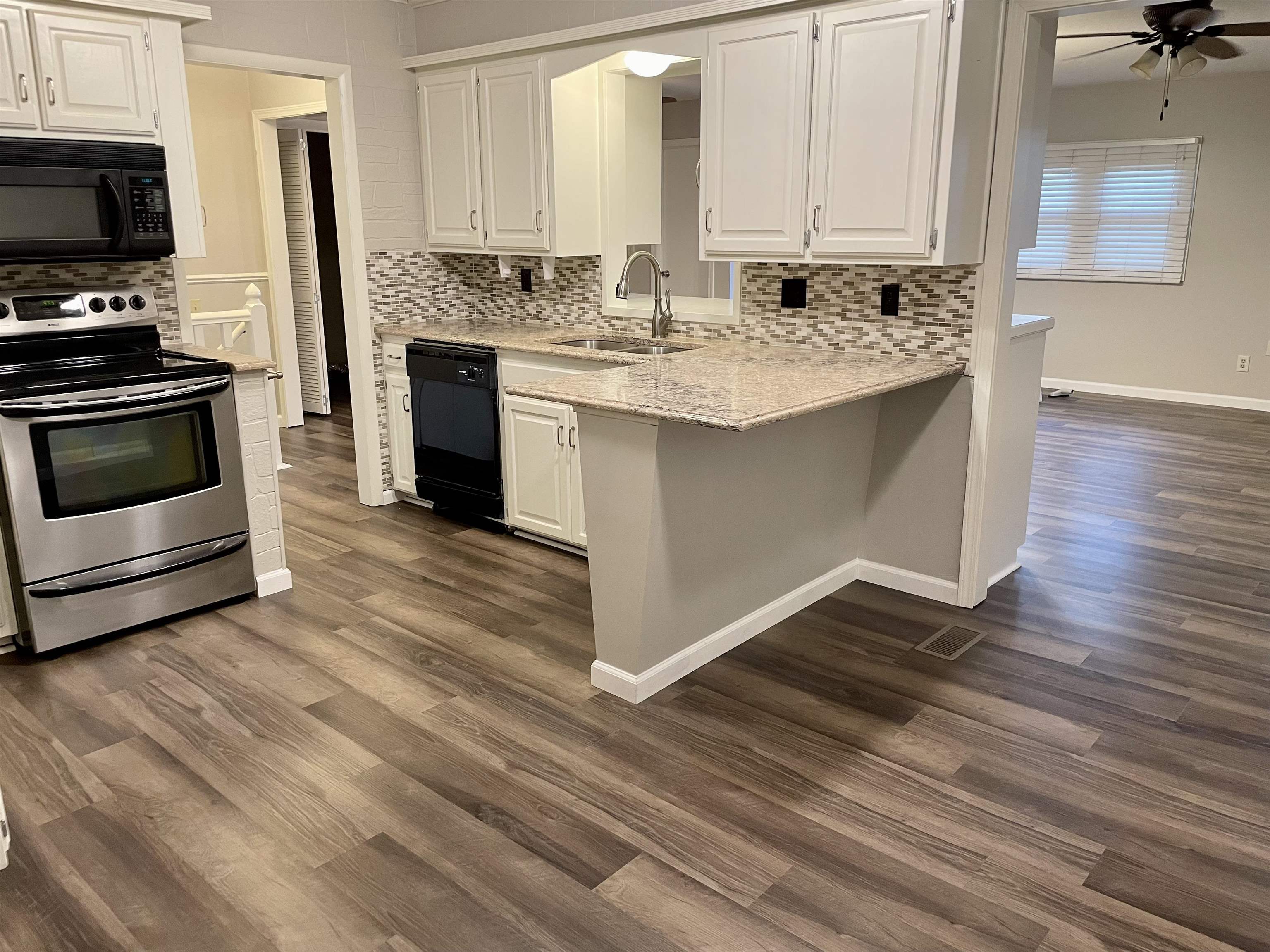 219 North McComas Street Wichita, KS 67203 - Photo 8 of 31