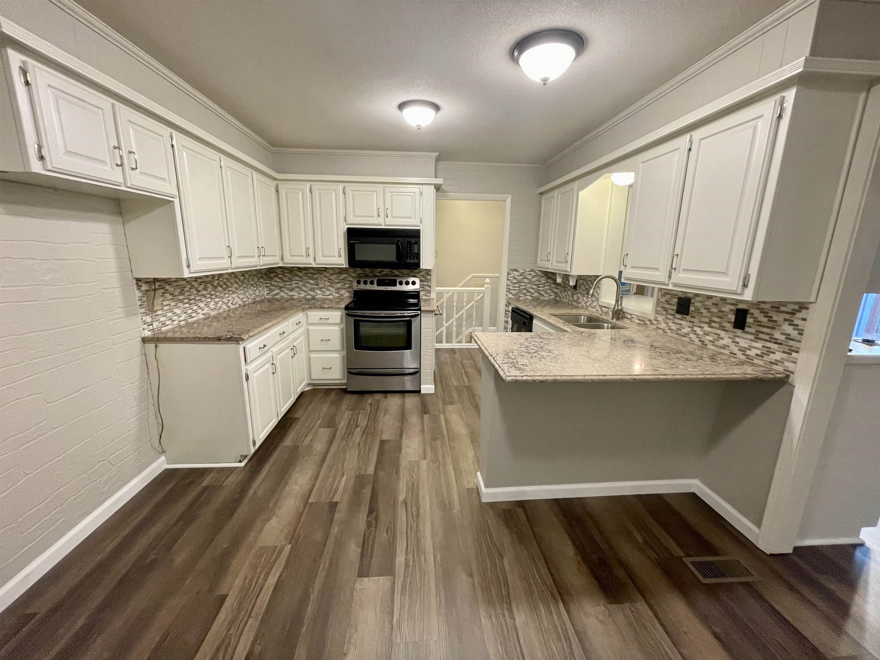 219 North McComas Street Wichita, KS 67203 - Photo 9 of 31