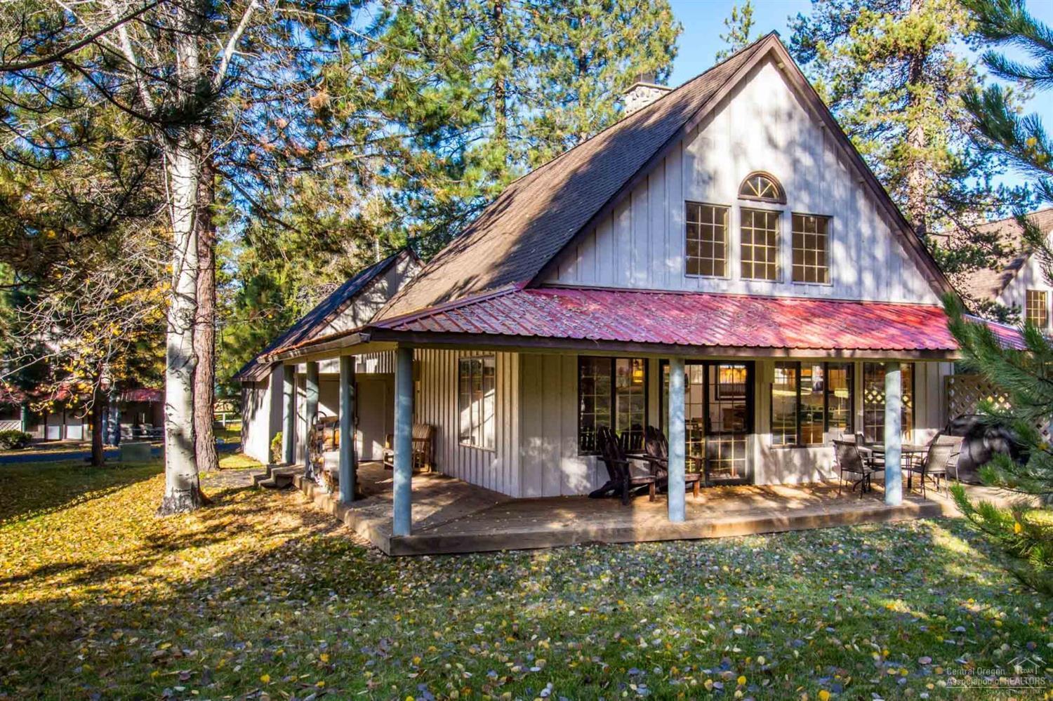 57522 Circle 4 Cabin Road Sunriver, OR 97707 - Photo 1 of 25 Primary Photo
