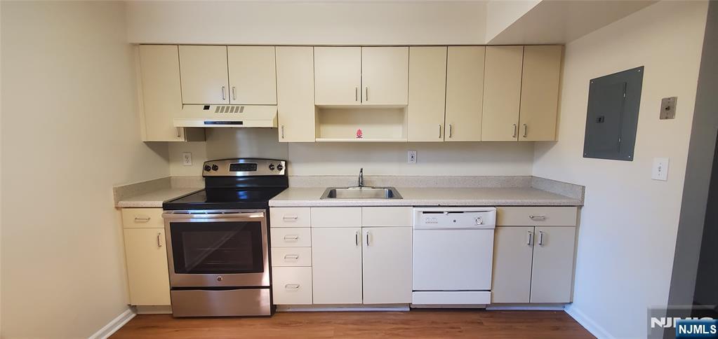 360 Knickerbocker Road, Unit 9 Dumont, NJ 07628 - Photo 3 of 9