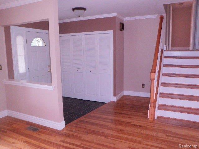 6595 Flintlock Ridge Utica, MI 48317 - Photo 2 of 12 Entry (2).JPG