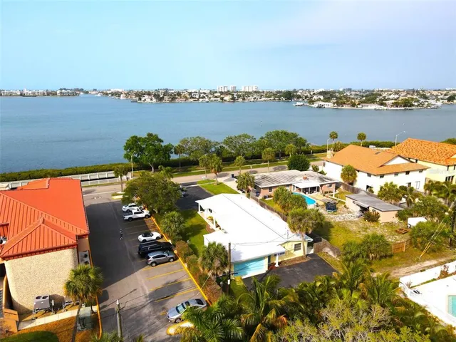 $1,500 | 7057 Sunset Drive South, Unit 1, South Pasadena, FL 33707