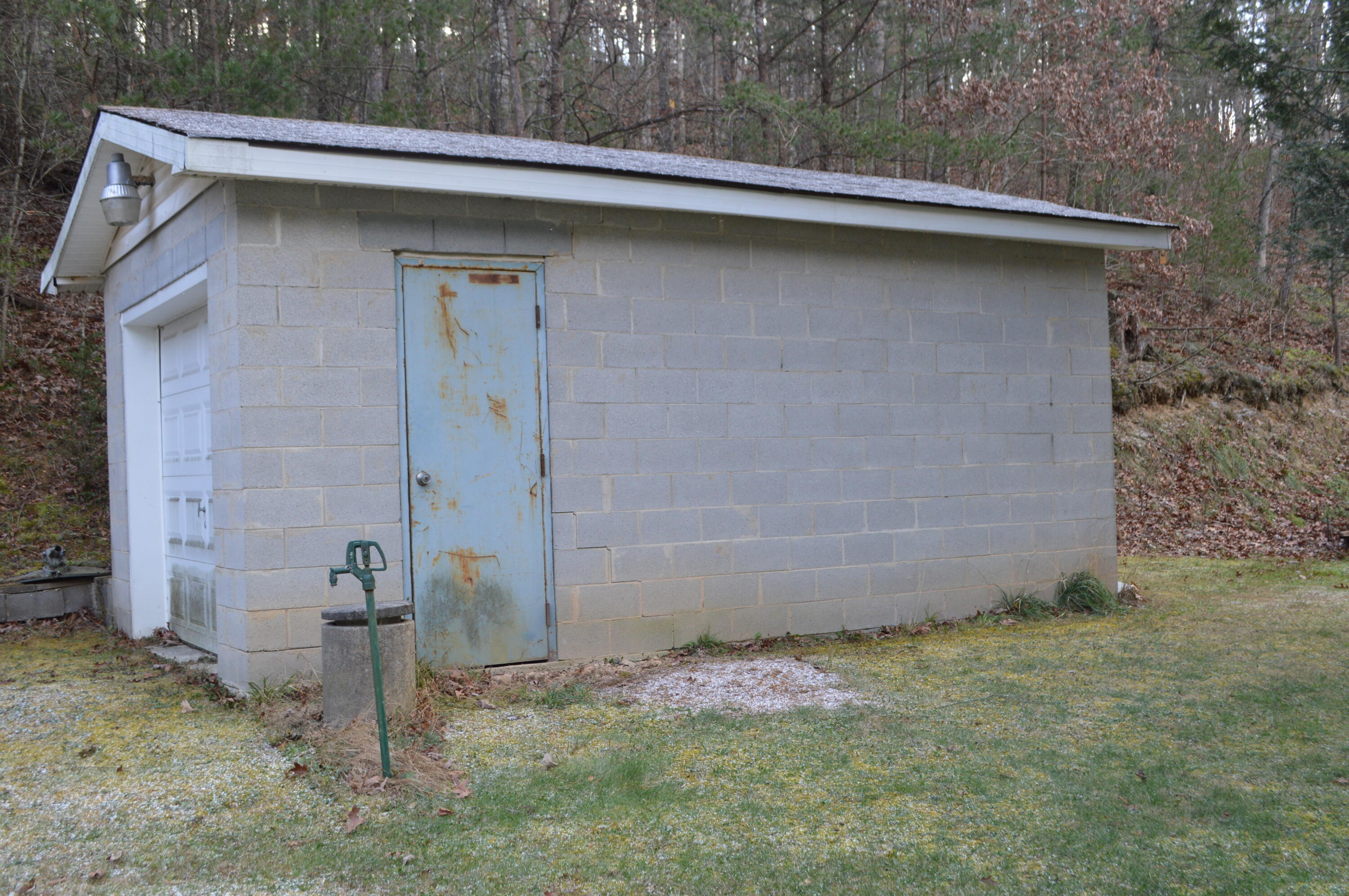 4140 Peaceful Valley Road New Castle, VA 24127 - Photo 13 of 14 a backyard of a house