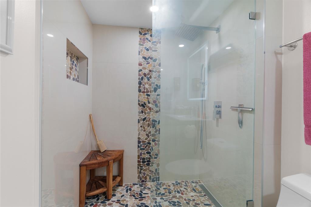 520 Southeast 5th Avenue, Unit 2209 Fort Lauderdale, FL 33301 - Photo 15 of 47 a bathroom with a shower