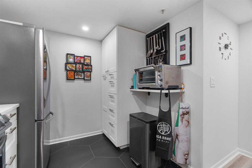 520 Southeast 5th Avenue, Unit 2209 Fort Lauderdale, FL 33301 - Photo 9 of 47 a view of a hallway with workspace
