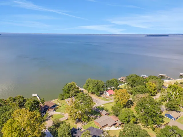 $989,000 | 441 Southwood Shores Drive, Coldspring, TX 77331