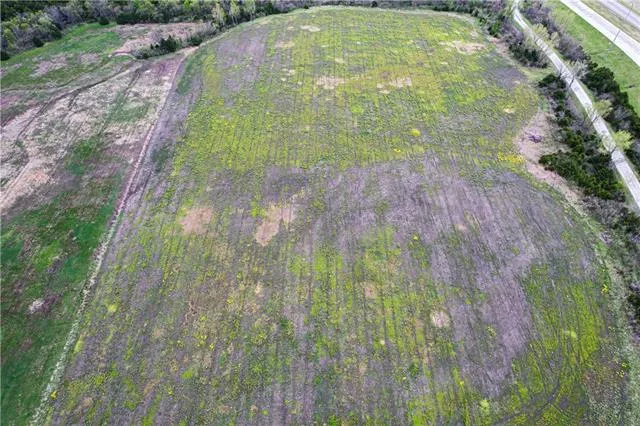 $950,000 | 255-th Edgemore Road, Paola, KS 66071