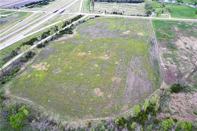 $950,000 | 255-th Edgemore Road, Paola, KS 66071