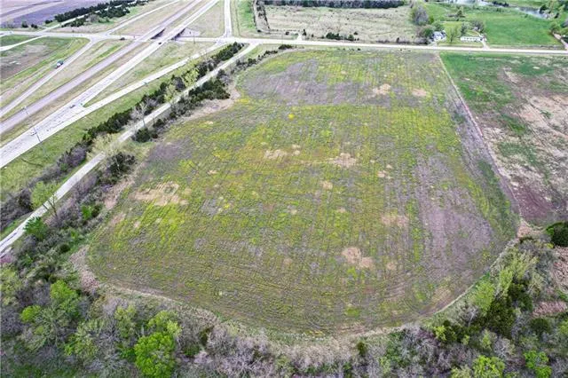 $950,000 | 255-th Edgemore Road, Paola, KS 66071