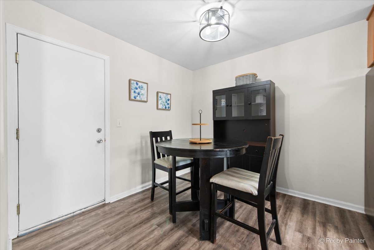 1033 Key Largo Drive Romeoville, IL 60446 - Photo 5 of 30 a view of a workspace with furniture