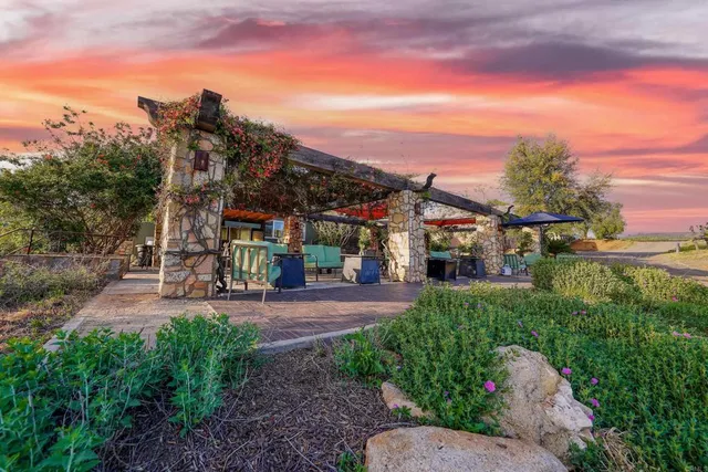 $950,000 | 25260 East Old Julian Highway, Ramona, CA 92065