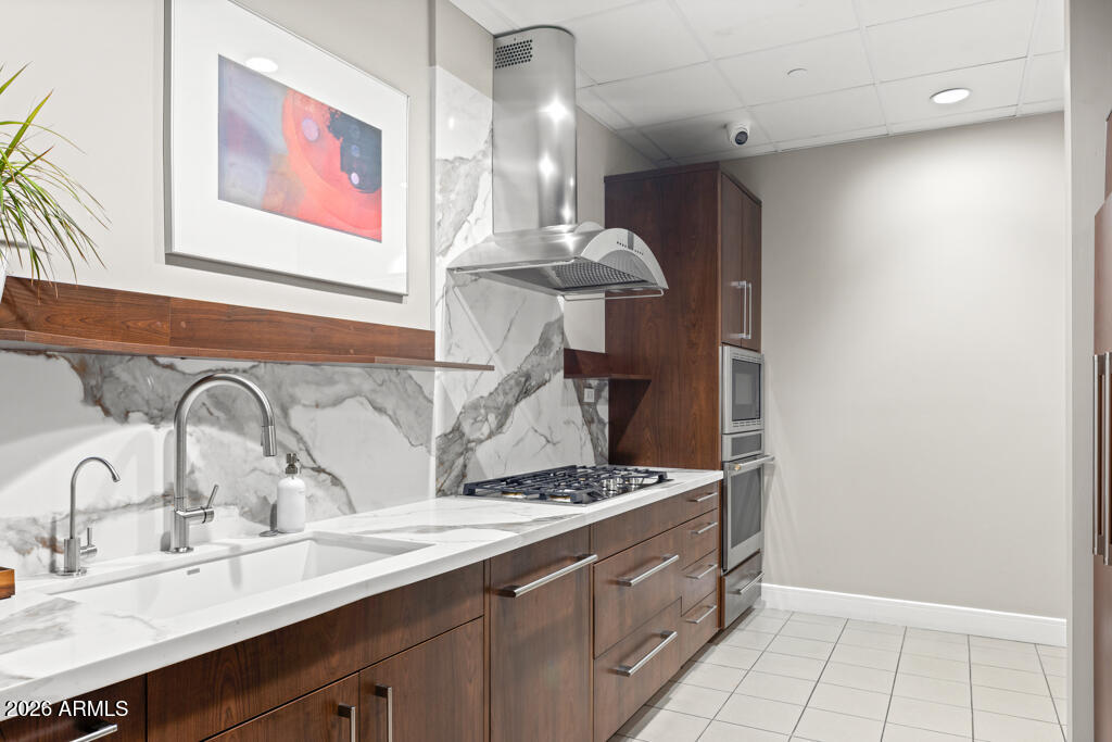 2211 East Camelback Road, Unit 902 Phoenix, AZ 85016 - Photo 43 of 47 Community Catering Kitchen