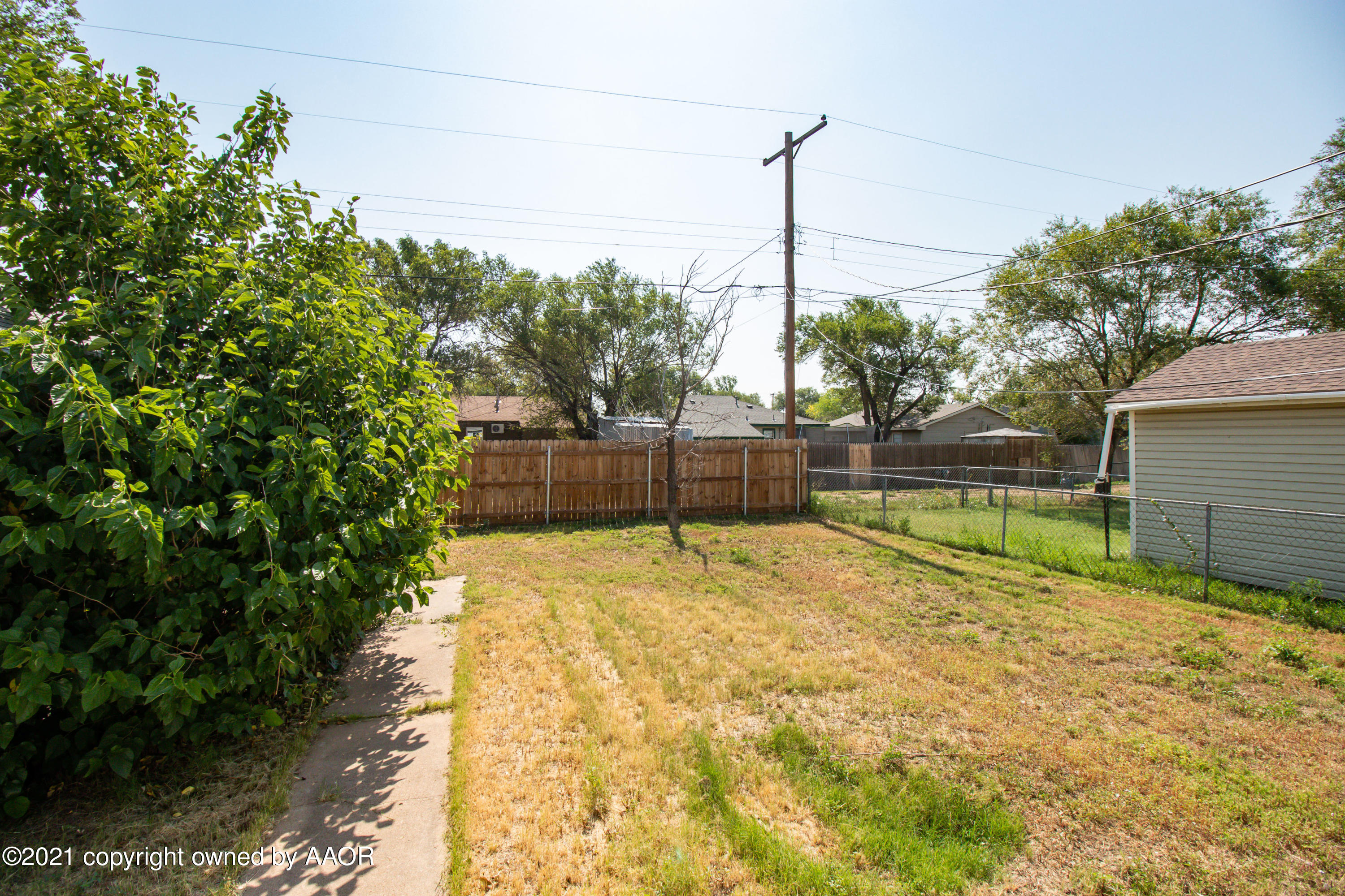 4109 South Washington Street Amarillo, TX 79110 - Photo 13 of 16 back yard