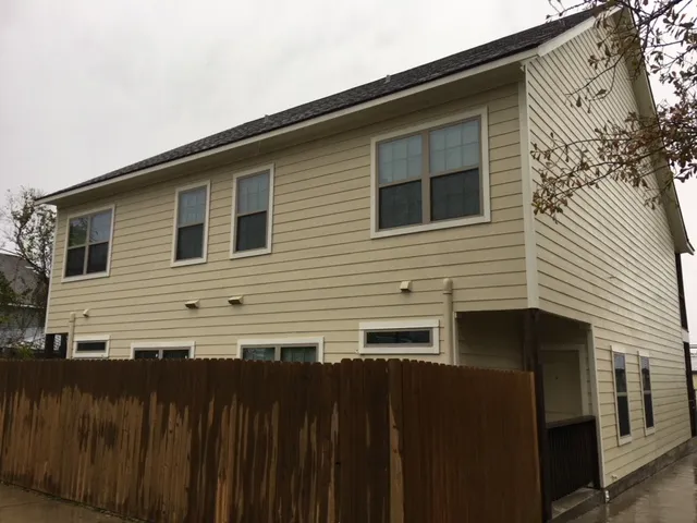 $2,800 | 406 B Poplar Street, College Station, TX 77840