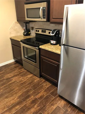 $2,800 | 406 B Poplar Street, College Station, TX 77840