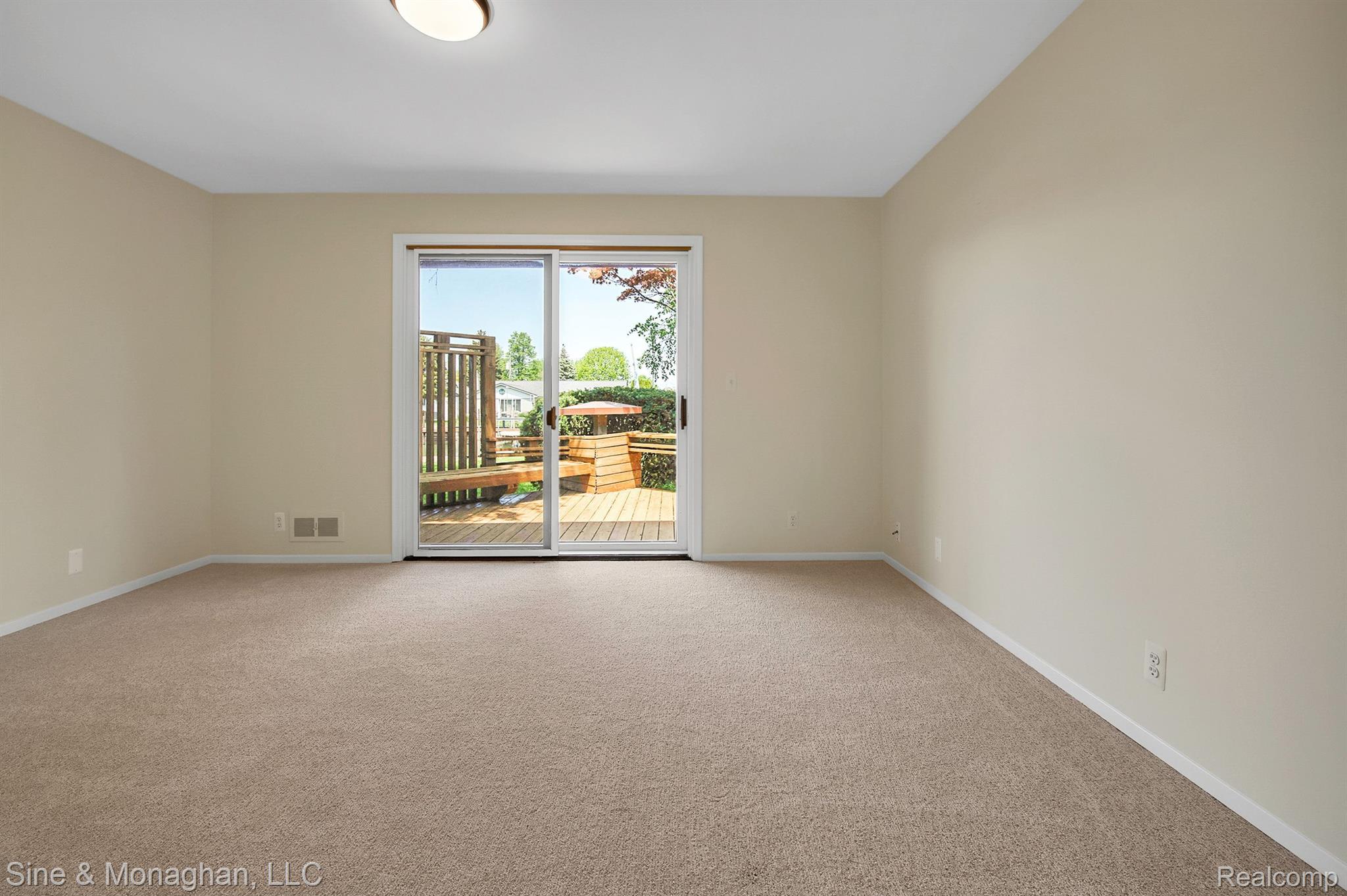 31709 North River Road Harrison Township, MI 48045 - Photo 22 of 38 Primary Bedroom 14' X 12'