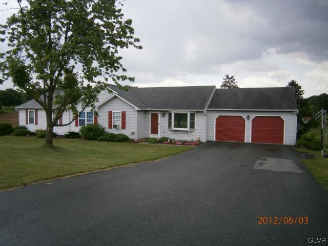3940 Eagle Circle Slatington, PA 18080 - Photo 1 of 15 Gallery Image 1