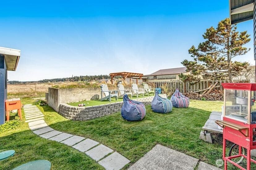 2577 Sunlight Beach Road Clinton, WA 98236 - Photo 23 of 34