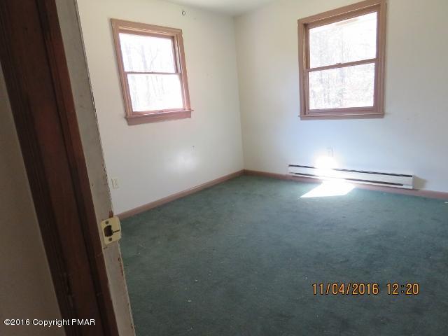 706 Jonas Road Effort, PA 18330 - Photo 15 of 15 IMG_0032 (640x480)
