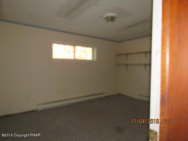 706 Jonas Road Effort, PA 18330 - Photo 7 of 15 IMG_0018 (640x480)