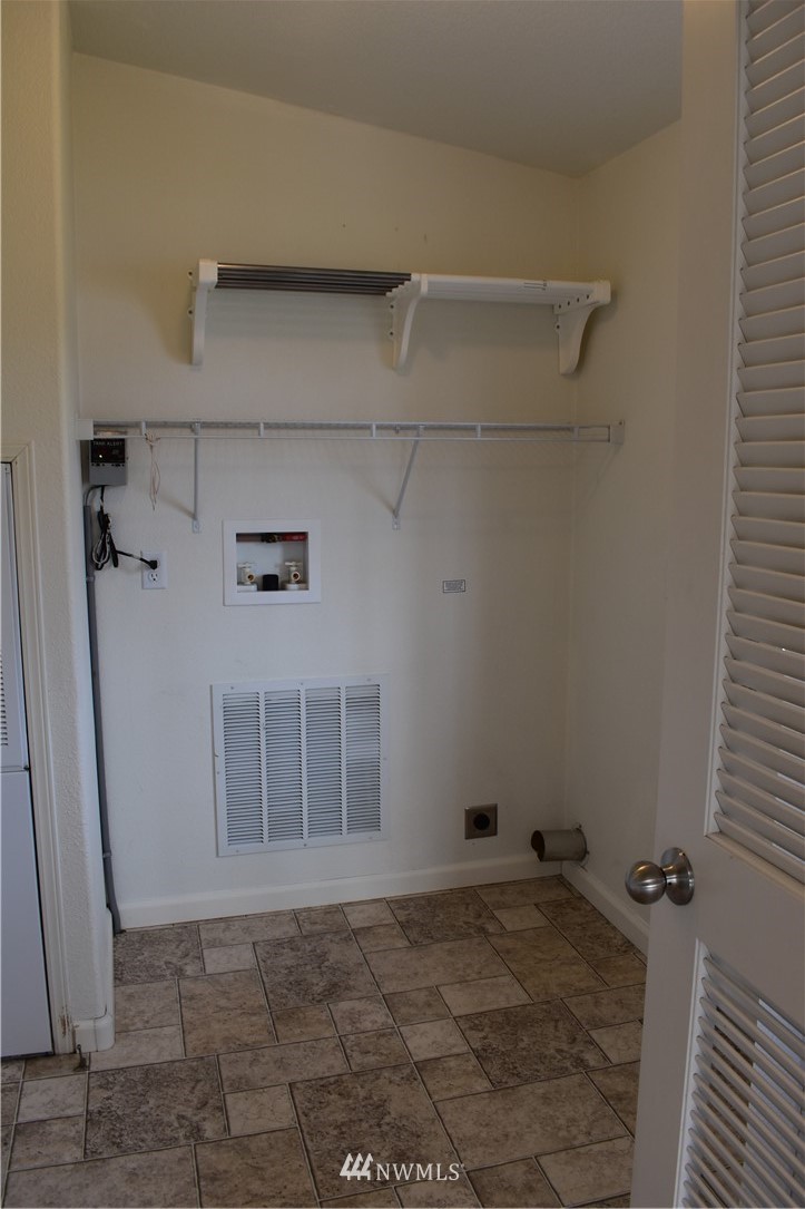 7049 196th Avenue Southwest Rochester, WA 98579 - Photo 12 of 17