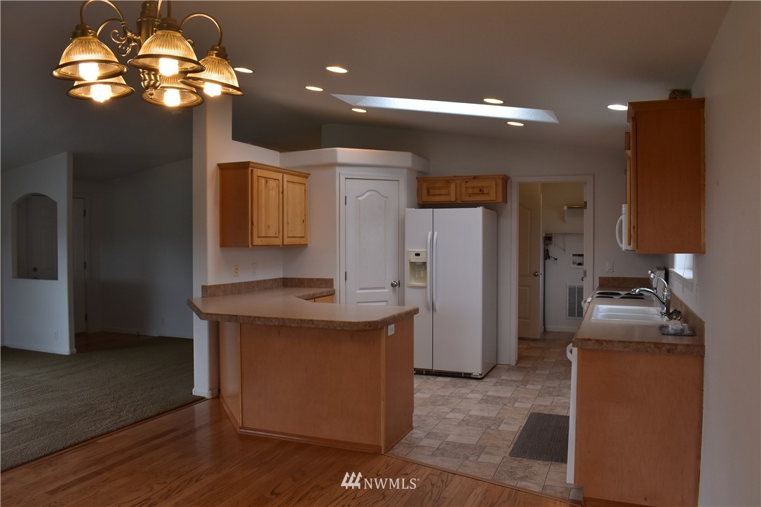 7049 196th Avenue Southwest Rochester, WA 98579 - Photo 5 of 17
