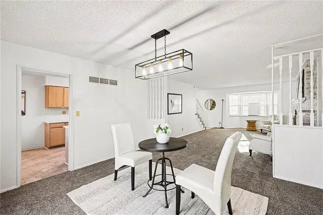 $279,500 | 10185 West 96th Terrace, Overland Park, KS 66212