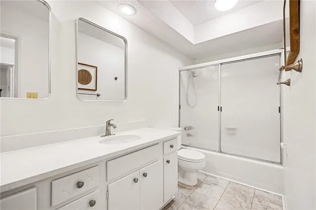 $279,500 | 10185 West 96th Terrace, Overland Park, KS 66212