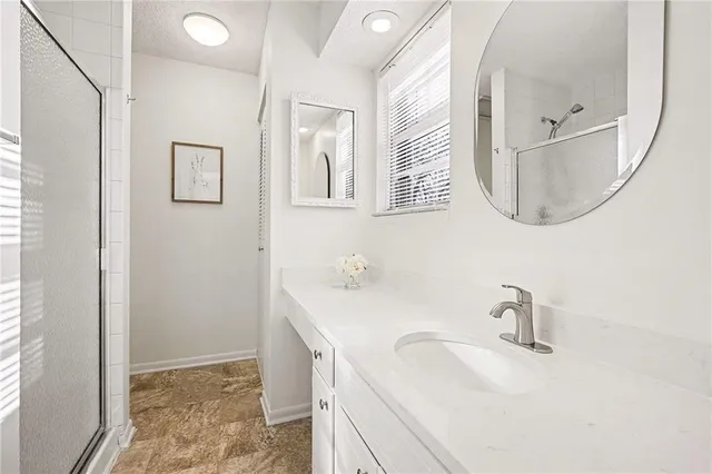 $279,500 | 10185 West 96th Terrace, Overland Park, KS 66212