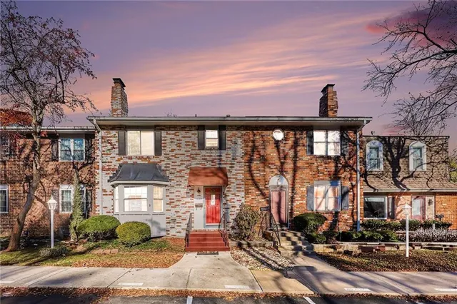 $279,500 | 10185 West 96th Terrace, Overland Park, KS 66212