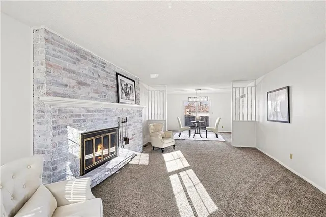 $279,500 | 10185 West 96th Terrace, Overland Park, KS 66212