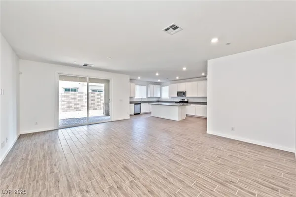 $2,350 | 243 Polaris Ridge Avenue, Henderson, NV 89011