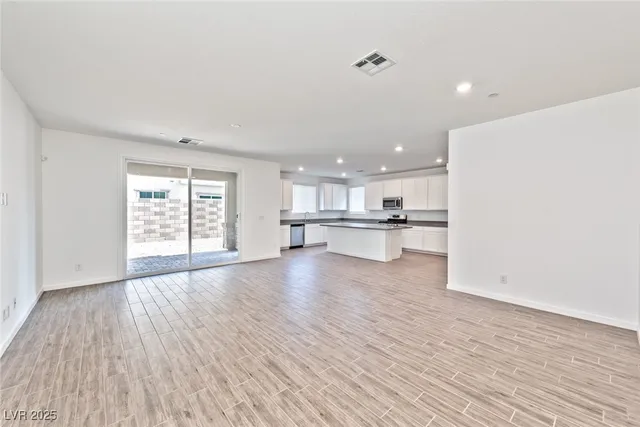 $2,350 | 243 Polaris Ridge Avenue, Henderson, NV 89011