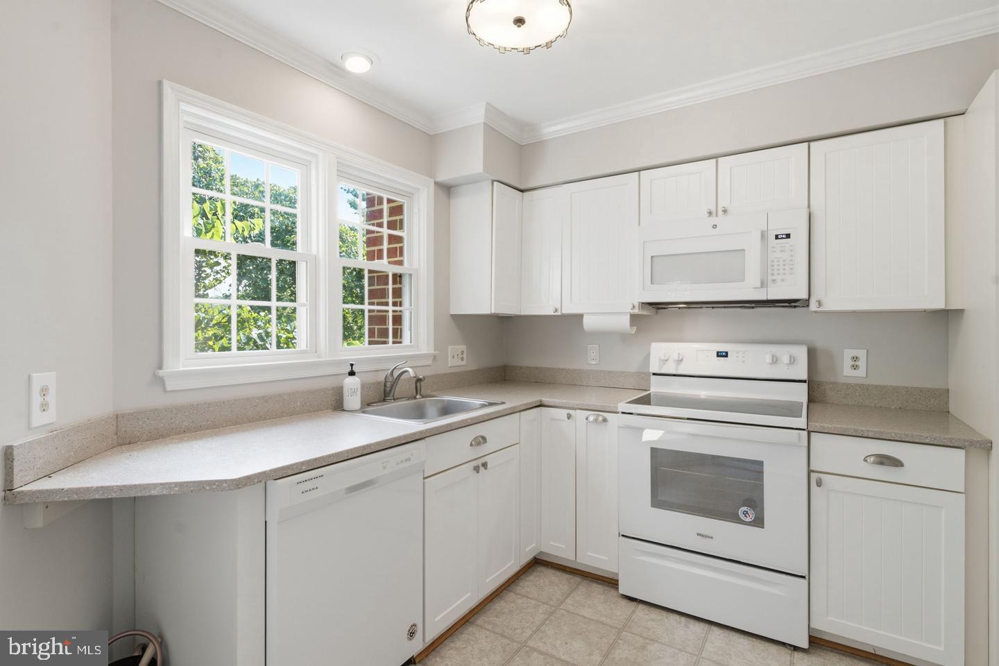 11200 Beaver Trail Court Reston, VA 20191 - Photo 7 of 35 Gallery Image 7