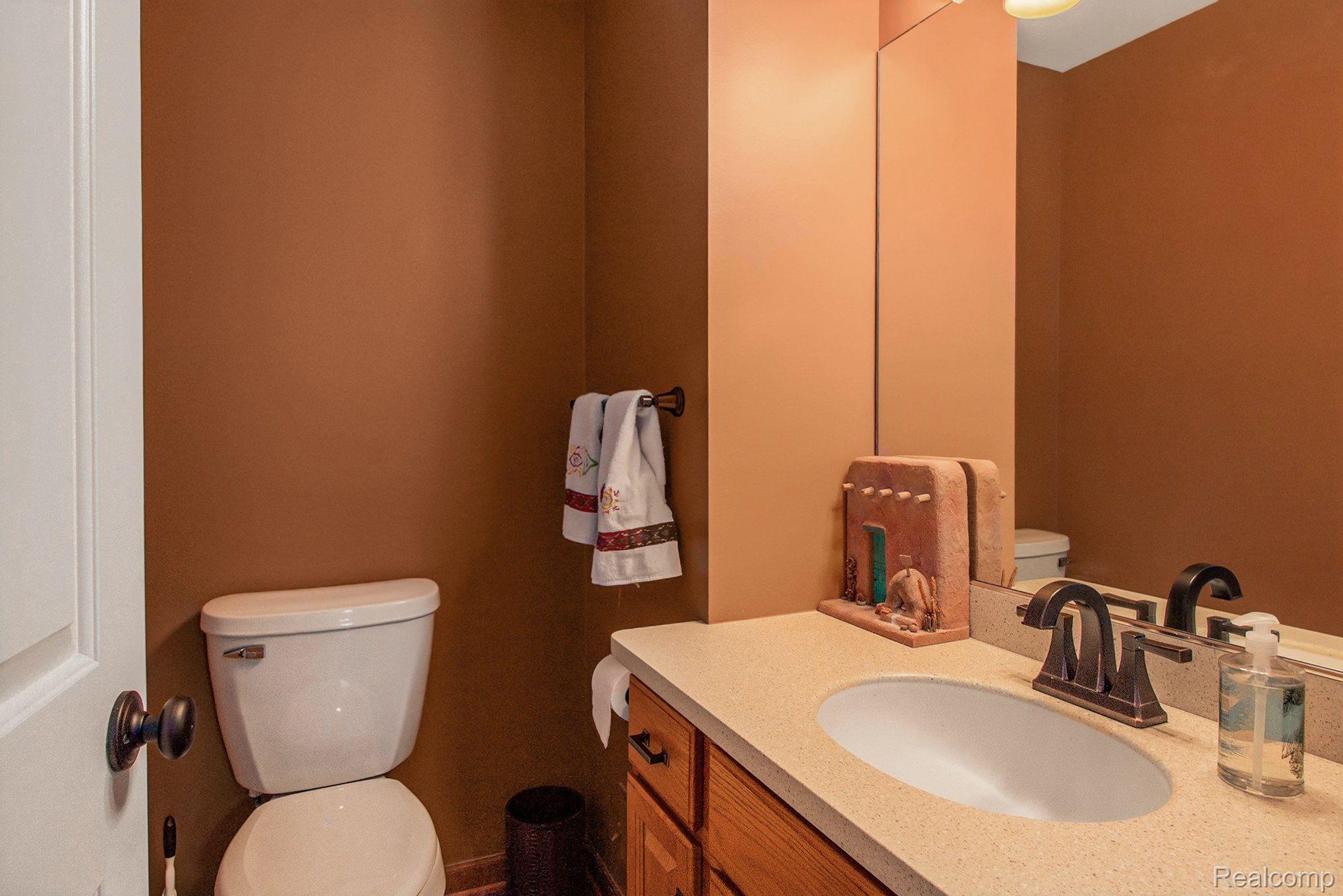 8896 Buchanan Road Brighton, MI 48116 - Photo 18 of 30 1/2 bathroom