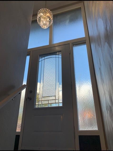519 Idlewood Road Pittsburgh, PA 15235 - Photo 7 of 25 Bright and elegant split entry doorway
