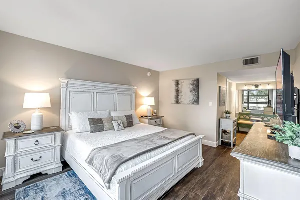 $1,020,000 | 300 South Collier Boulevard, Unit 303, Marco Island, FL 34145