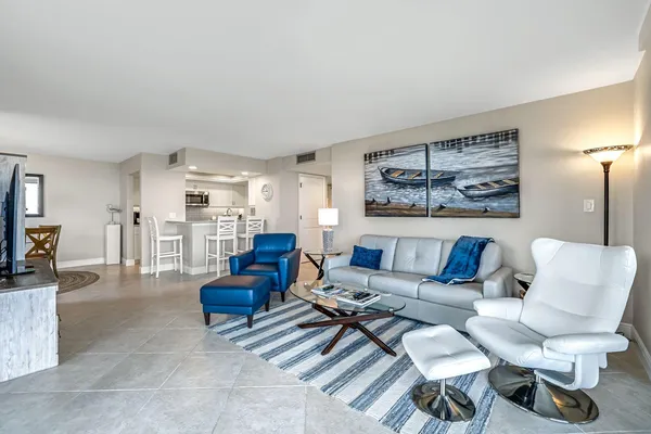 $1,020,000 | 300 South Collier Boulevard, Unit 303, Marco Island, FL 34145