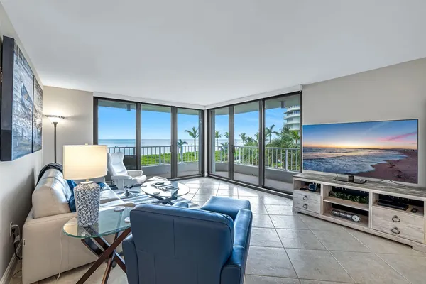 $1,020,000 | 300 South Collier Boulevard, Unit 303, Marco Island, FL 34145