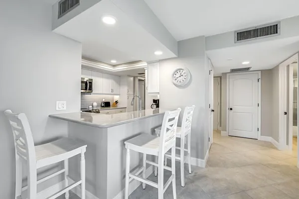 $1,020,000 | 300 South Collier Boulevard, Unit 303, Marco Island, FL 34145