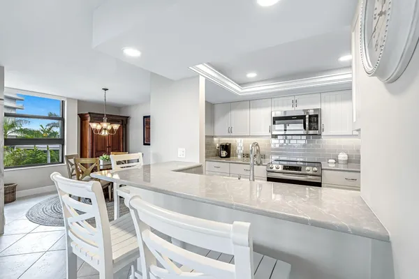 $1,020,000 | 300 South Collier Boulevard, Unit 303, Marco Island, FL 34145