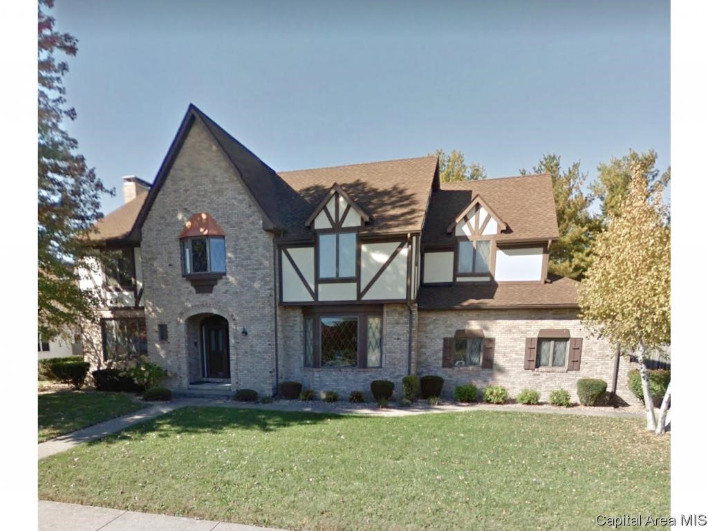 107 Interlacken Road Springfield, IL 62704 - Photo 1 of 30
