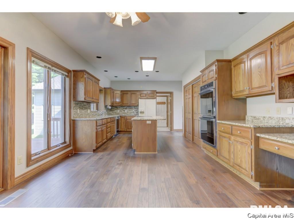 107 Interlacken Road Springfield, IL 62704 - Photo 8 of 30