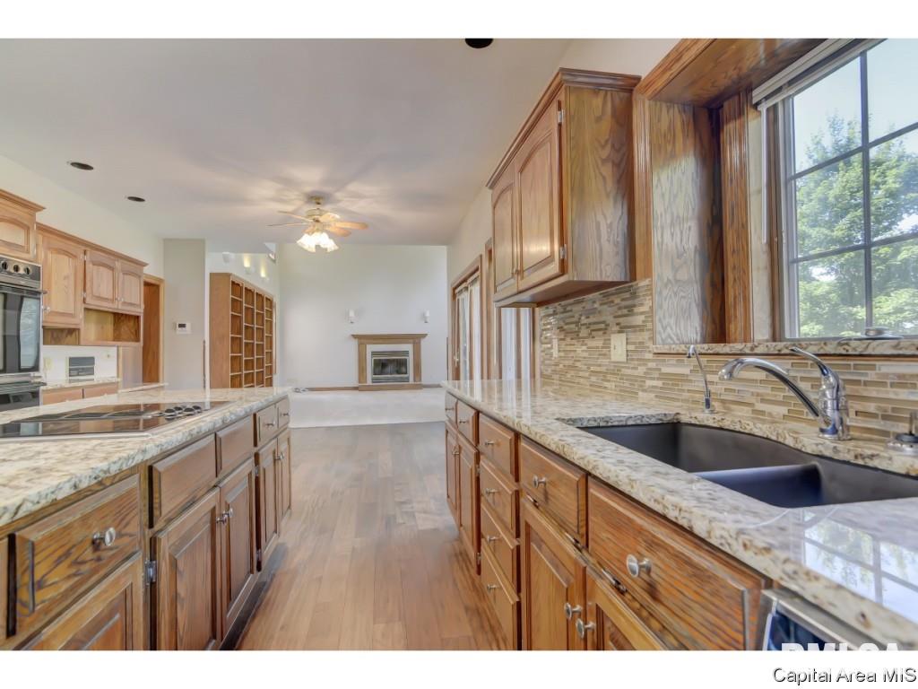 107 Interlacken Road Springfield, IL 62704 - Photo 9 of 30