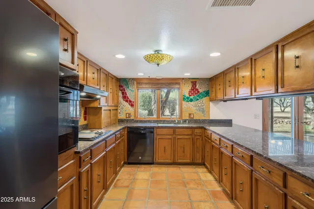 $460,000 | 4960 South Nez Perce Avenue, Sierra Vista, AZ 85650