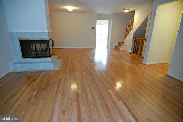 11408 Elmshorn Way Laurel, MD 20708 - Photo 11 of 30 Living Room