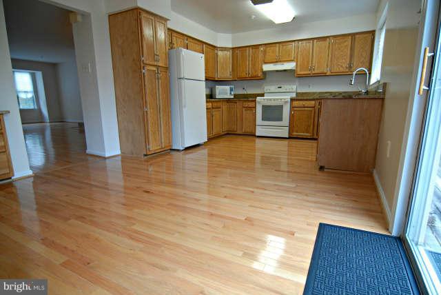 11408 Elmshorn Way Laurel, MD 20708 - Photo 13 of 30 Kitchen