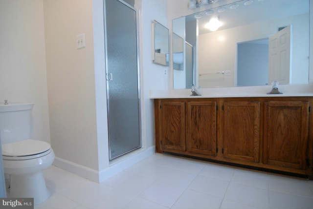 11408 Elmshorn Way Laurel, MD 20708 - Photo 27 of 30 Bath (Master)